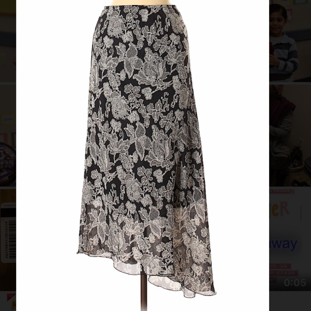 Floral print skirt
